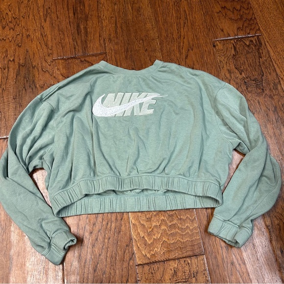 Nike Tops - Nike Women's Green Cropped Hoodie